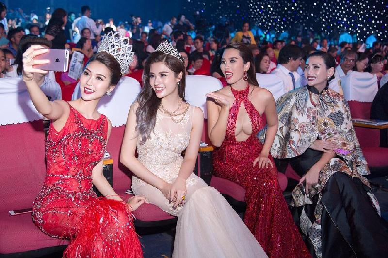 Tường Linh và dàn mỹ nhân Việt