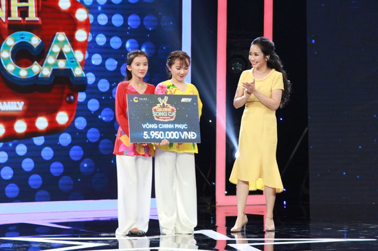 Trải qua 3 phần thi, điểm số của 3 cặp đôi lần lượt như sau: Kim Liên – Kim Thương đạt 31 điểm, Quang Tiến - Ân Ân đạt 33 điểm, Thị Hương - Thị Linh đạt 34 điểm. Như vậy, hai chị em Kim Liên – Kim Thương đã ra về với tiền thưởng là 5 triệu 950 nghìn đồng, tương đương tổng điểm 59,5.