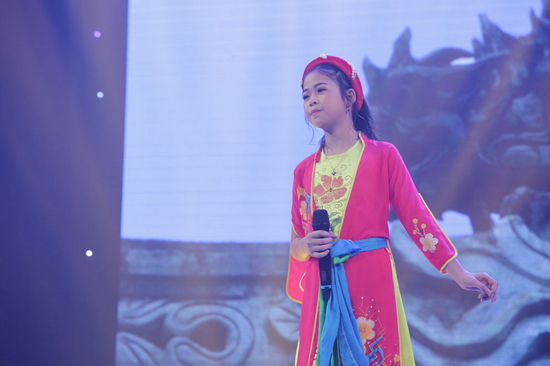 Ca sĩ Anh Tú ấp ủ tham vọng bứt phá khi lựa chọn cho Ngọc Ánh ca khúc Mái đình làng biển. Bài hát siêu khó, cộp mác Tùng Dương khiến Cẩm Ly, Đại Nghĩa lo sợ thay cho thí sinh 11 tuổi. 