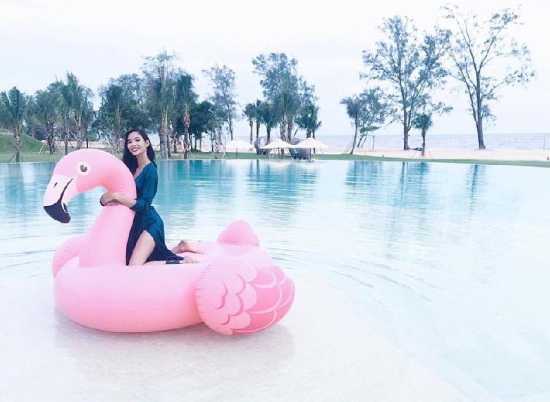 Sau ồn ào thân mật cùng người yêu ngoại quốc trên phố, nhiều người cho rằng ''thánh ca dao
