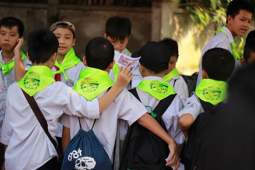 Nụ cười trẻ thơ trong tour 