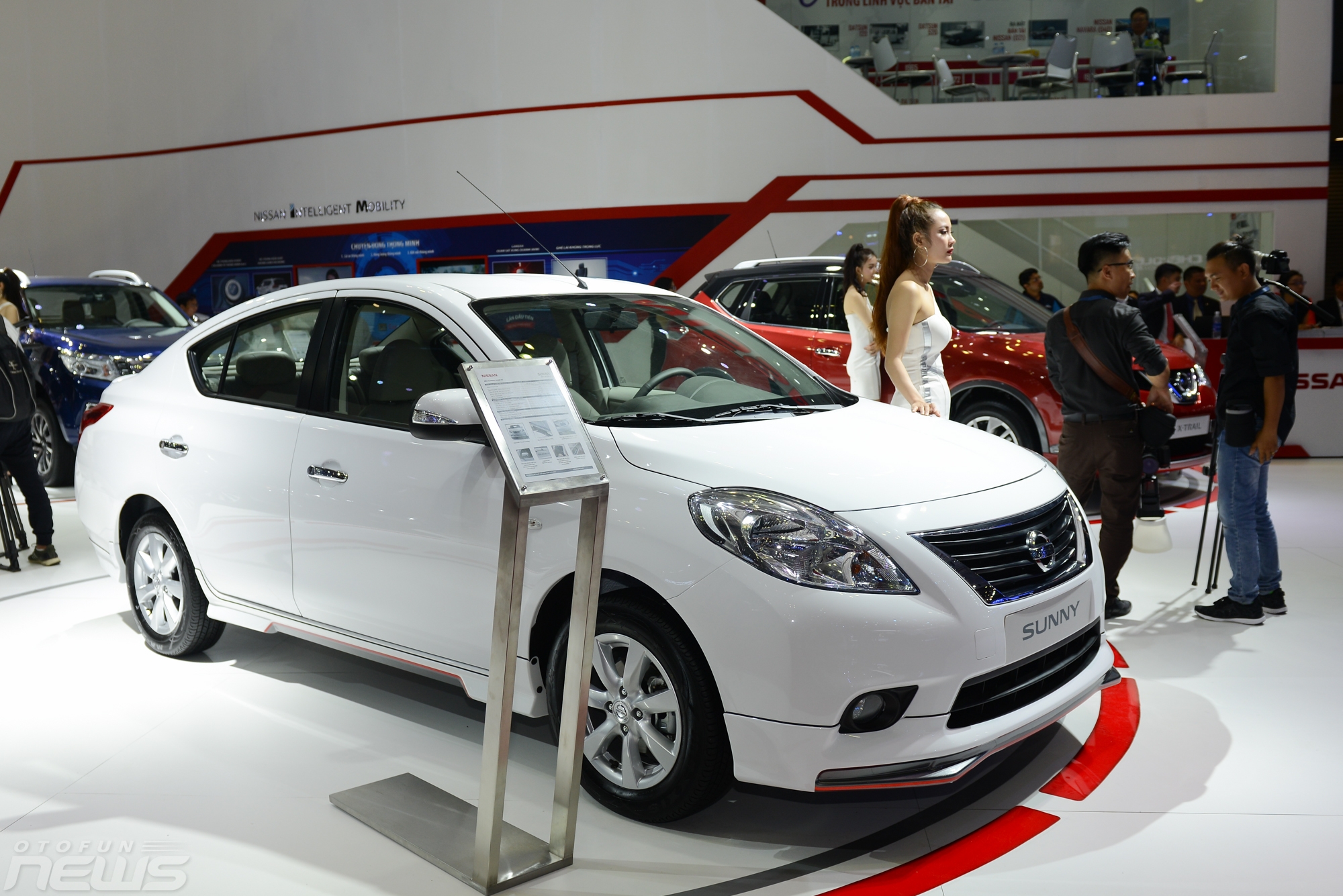 Mẫu xe sedan Sunny 1.5 XV Premium 