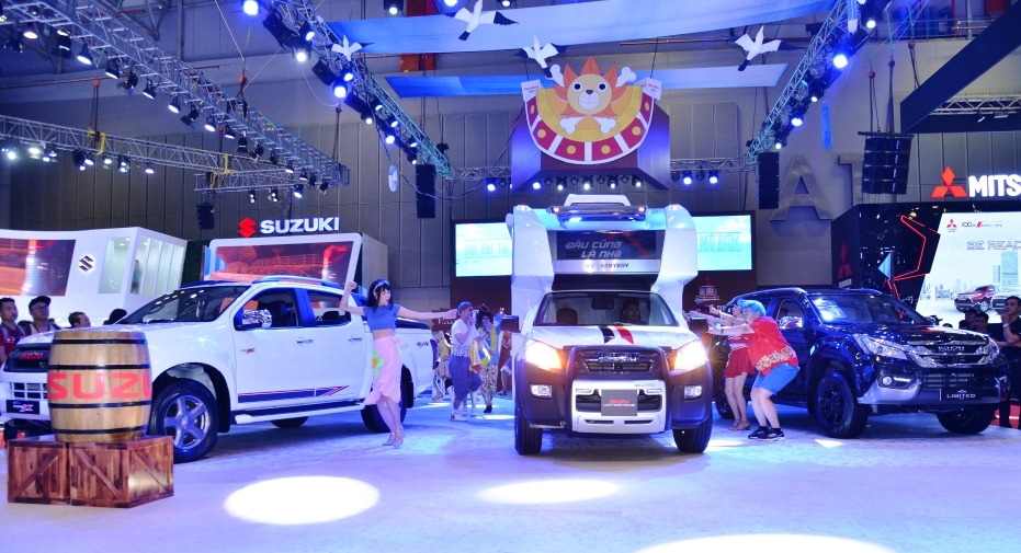 Toàn cảnh bộ ba sản phẩm tại gian hàng Isuzu.