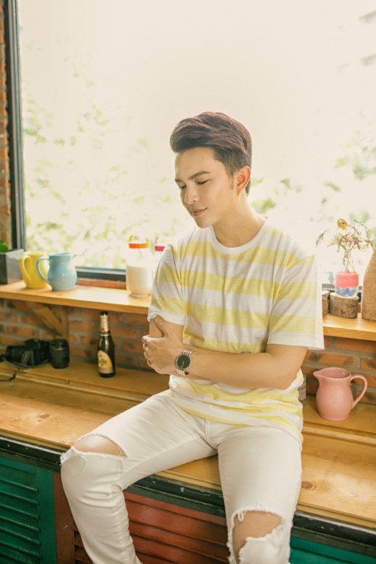 “Bố một con” Nam Cường xuất hiện bảnh bao với chủ đề Bình Yên trong bộ ảnh mới .