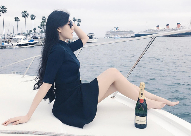Ngắm biển trên du thuyền đối với Tiểu Giang là chuyện cơm bữa