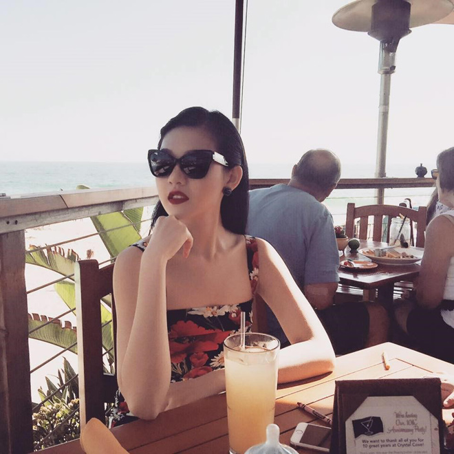 Bất ngờ khó tin về tiểu thư hot nhất &quot;Hội con nhà giàu Việt Nam&quot;