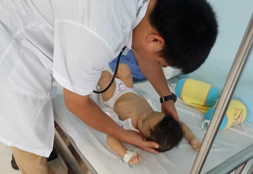 Vụ bé trai 1 tuổi bị bạo hành: Người bỏ rơi cháu bé khai gì?