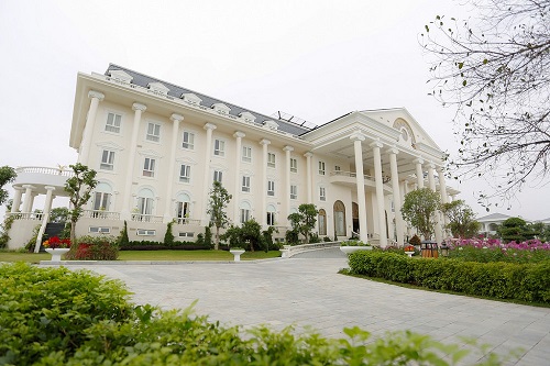Tòa khách sạn sang trọng, đậm chất hoàng gia