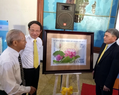 Phát hành đặc biệt bộ tem kỷ niệm 50 thành lập ASEAN