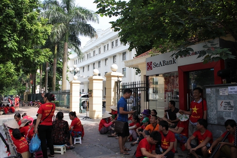 'Xóa xổ' chợ Đồng Đăng: Hộ kinh doanh mặc đồng phục đến Bộ Công Thương kêu cứu