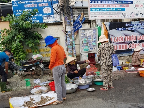 TP.HCM: Chấn chỉnh hoạt động các chợ và điểm kinh doanh tự phát