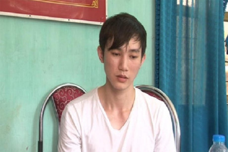 Bắt 1 người Trung Quốc vận chuyển lậu gần 1 triệu USD