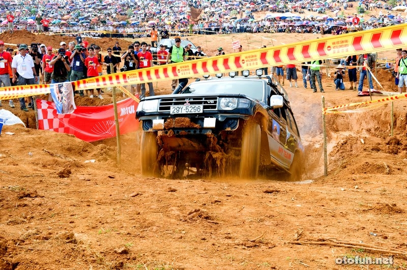 Năm 2010, Cúp Vô Lăng Vàng chính thức được đổi tên thành Vietnam Offroad Cup (VOC) 