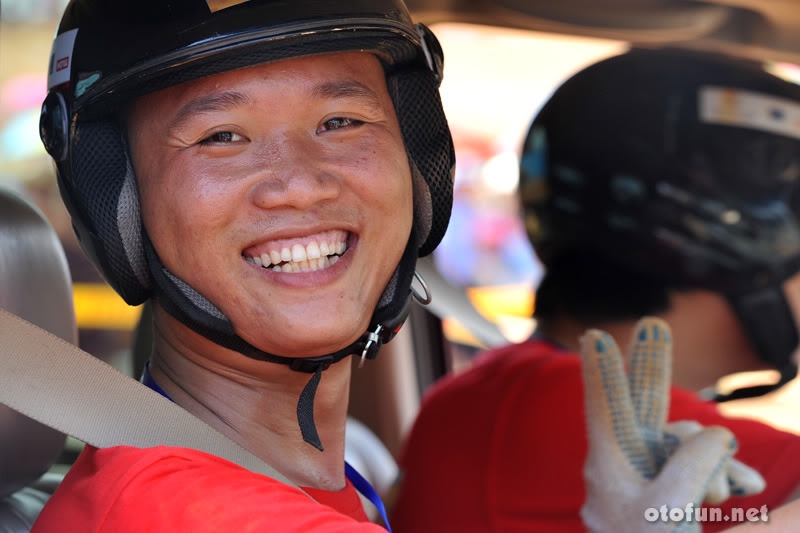 Offroad đầy khó khăn nhưng vẫn phải tươi!