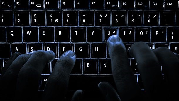 Tin tặc Ancheta đã cho những kẻ muốn đánh sập các website nhất định thuê dịch vụ của anh ta. Tuy nhiên, cuối cùng Ancheta bị Cục điều tra liên bang Mỹ (FBI) bắt giữ và bị kết án 57 tháng tù giam. 