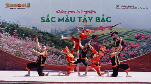 Sun World Fansipan Legend còn là điểm du lịch hấp dẫn ở phía Bắc với những hoạt động lễ hội nhiều màu sắc, mang tính trải nghiệm, giới thiệu đến du khách những nét đẹp văn hóa độc đáo của vùng cao. Mỗi khung cảnh, mỗi hoạt động lễ hội ở nơi đỉnh cao Đông Dương này, đều khơi dậy một niềm tự hào dân tộc mạnh mẽ.  Thêm những trải nghiệm mới, hành trình đến với Sun World Fansipan Legend của du khách lại được tích lũy thêm những xúc cảm đặc biệt mà không địa danh nào có thể đem đến cho họ.