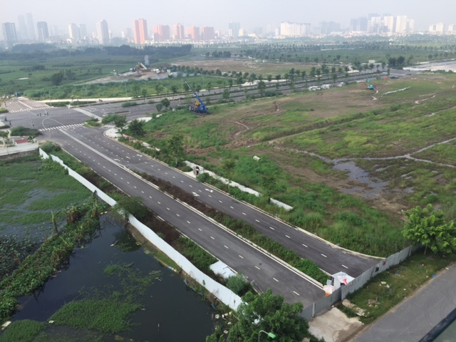Khu đô thị ngoại giao đoàn:  Cư dân khổ sở vì chờ đường