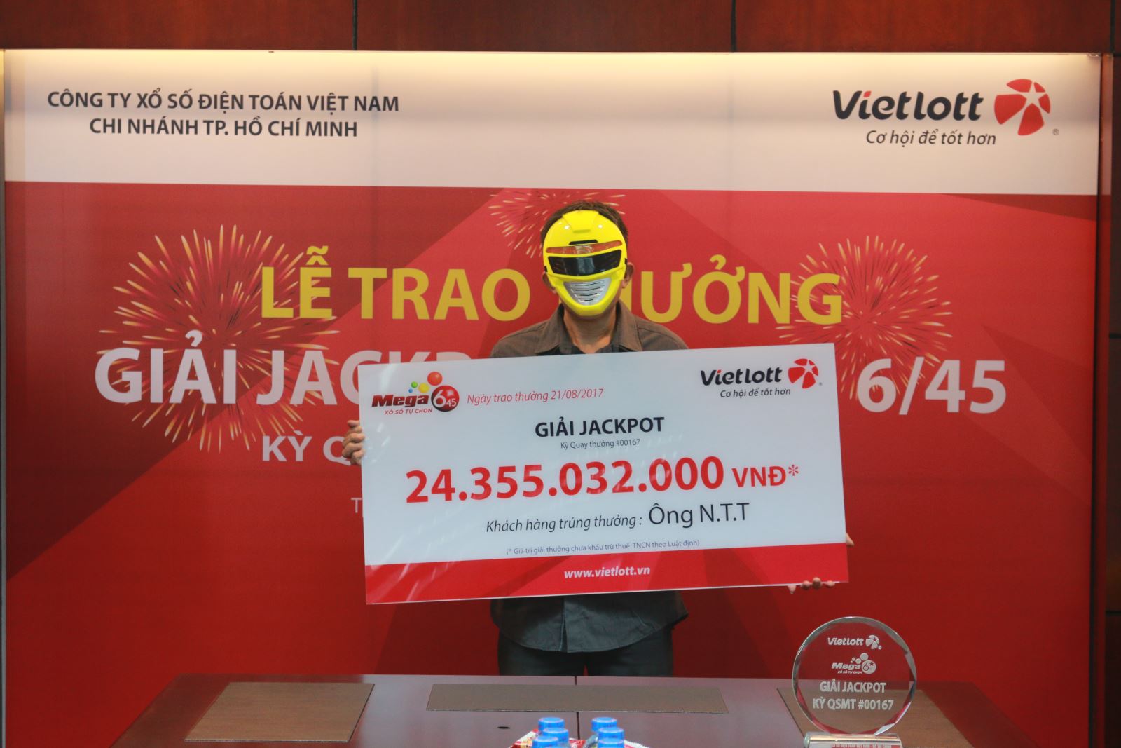 Không dám tiết lộ cho ai khi trúng Vietlott tới hơn 24 tỷ đồng