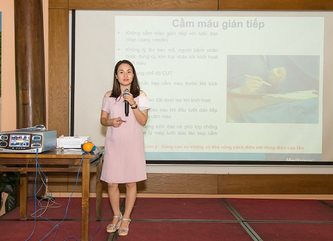 Đào tạo an toàn phòng mổ cho gần 100 y tá, điều dưỡng tại Hà Nội