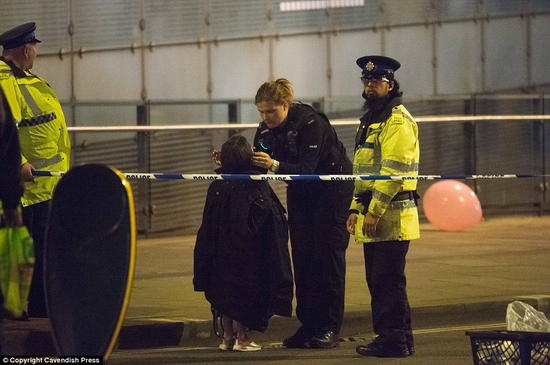 Sân vận động Manchester Arena  – 22/5/2017: Đêm 22/5, kẻ đánh bom tự sát Salman Abedi đã cho phát nổ một quả bom ở sân vận động Manchester Arena khi các fan của nữ ca sĩ Ariana Grande bắt đầu rời đi sau buổi biểu diễn. Vụ tấn công tàn bạo đã cướp đi sinh mạng của 23 người, trong đó có kẻ tấn công. Nhiều nạn nhân trong vụ tấn công này là trẻ em.