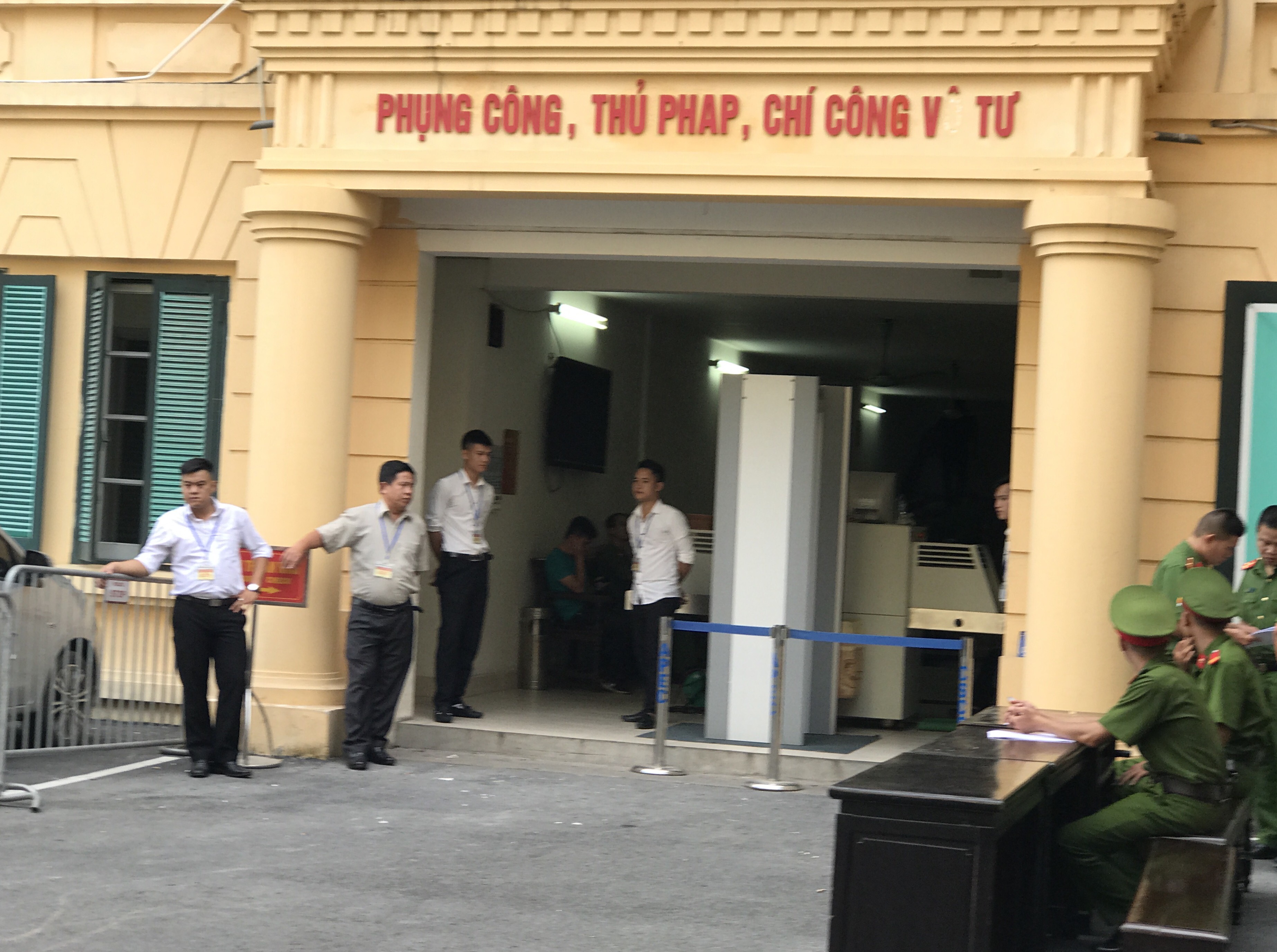 Cửa kiểm tra an ninh