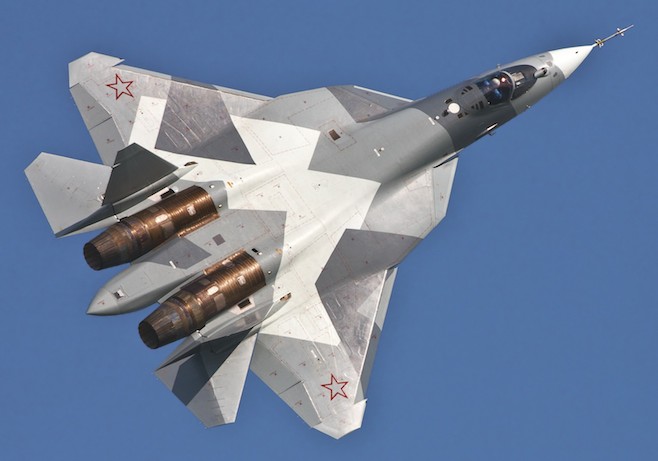 Nga vừa định danh tiêm kích tàng hình PAK FA T-50 là Su-57. Siêu chiến đấu cơ tàng hình này của Nga đạt tốc độ tối đa là 1.516MPH (tương đương 2.440km/giờ) với tầm chiến đấu đáng kinh ngạc trong phạm vi lên tới 3.418 dặm (gần 5000km) và khả năng hoạt động linh hoạt cùng với những đặc tính chiến đấu cao. Tất cả những đặc điểm đó của T-50 đã khiến hầu hết các chuyên gia quốc phòng nghĩ rằng, chiến đấu cơ tàng hình thế hệ thứ năm của Nga tốt hơn đối thủ F-22 Raptor của Mỹ. F-22 lâu nay vẫn giữ danh hiệu là chiếc chiến đấu cơ đáng sợ nhất trên bầu trời.