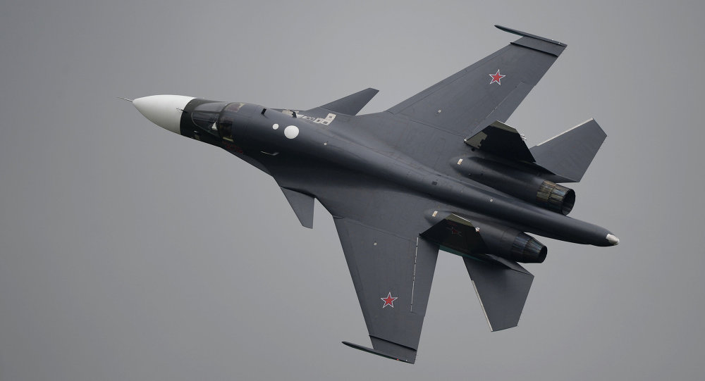 Su-34 được trang bị các loại vũ khí chính xác cao, tấn công đa dạng các mục tiêu trên không, mặt đất, trên biển. Su-34 còn có khả năng tấn công nhiều mục tiêu cùng một lúc. Đây là loại máy bay chiến đấu đầu tiên của của Nga được trang bị radar với tầm phát hiện mục tiêu là 250 km, radar này có khả năng lập bản đồ mặt đất ở cự ly 150 km.