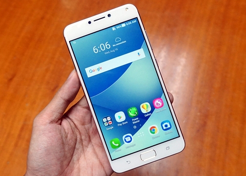 Với dung lượng pin lớn, ZenFone 4 Max Pro sẽ thay thế luôn sạc dự phòng của bạn với tính năng sạc ngược. Sử dụng cáp OTG bán kèm, máy có thể cung cấp một nguồn sạc 5V & 1.1A cho các thiết bị khác.