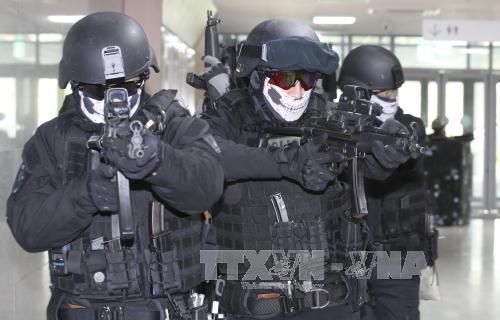 Binh sĩ Hàn Quốc tham gia một cuộc diễn tập tại Sejong, phía nam Seoul ngày 18/7. Ảnh: EPA/TTXVN