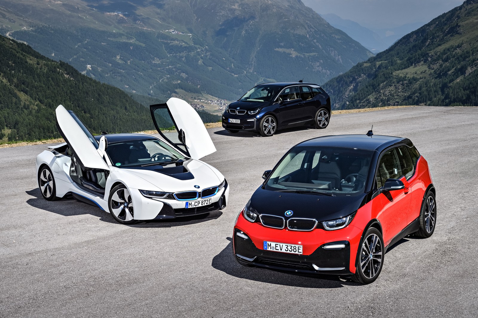 BMW i3S, i3 đọ dáng cùng BMW i8.