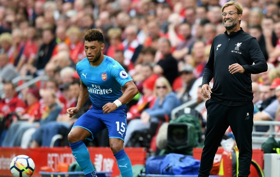 Chamberlain bất ngờ cự tuyệt Chelsea, chờ Liverpool &quot;giải cứu&quot;