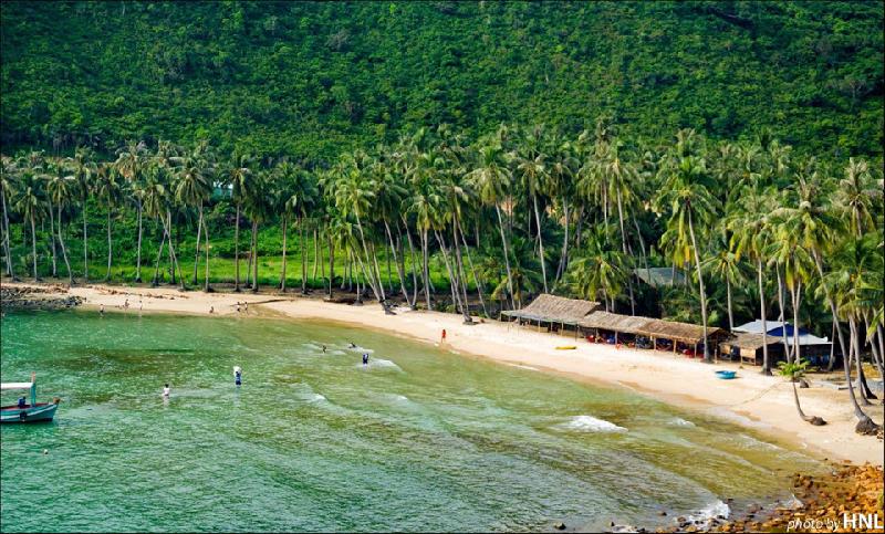 Miền Tây đẹp bình dị trong ảnh 'Dấu ấn Việt Nam' hình ảnh 12 Ngoài ra, Tây Nam Bộ còn sở hữu những điểm du lịch nổi tiếng thu hút đông đảo du khách, điển hình là đảo Nam Du (Kiên Giang) - nơi thiên nhiên còn rất hoang sơ, thanh bình, nước biển xanh ngắt tuyệt đẹp. Cuộc thi ảnh