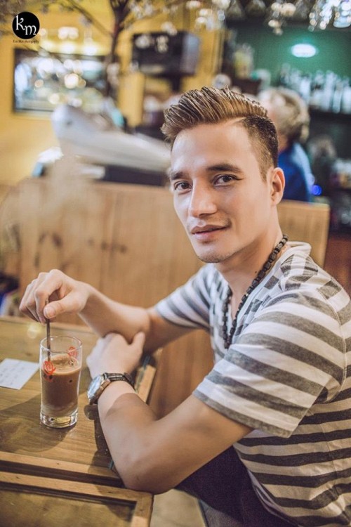 Để có được diện mạo như hôm nay, Lệ Rơi đã trải qua hai cuộc phẫu thuật thẩm mỹ.