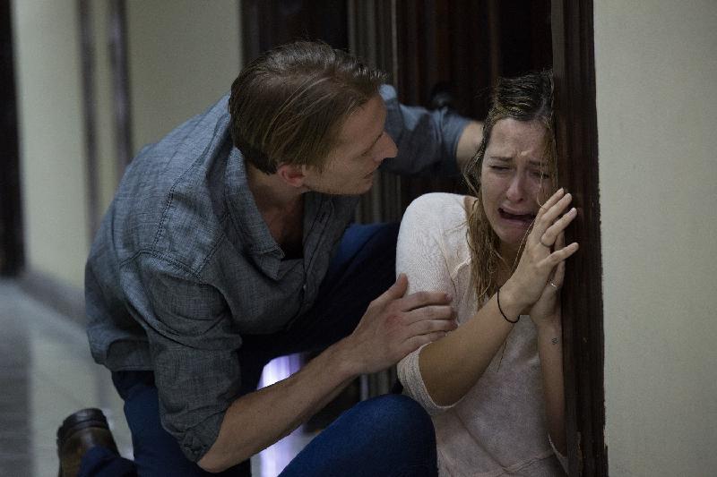 Là hai gương mặt khá mới mẻ với khán giả đại chúng, cặp đôi James Landry và Scout Taylor Compton là ứng viên hoàn hảo cho vai diễn cặp đôi “tây balô” xấu số giữa Bangkok xa lạ và ma mị.