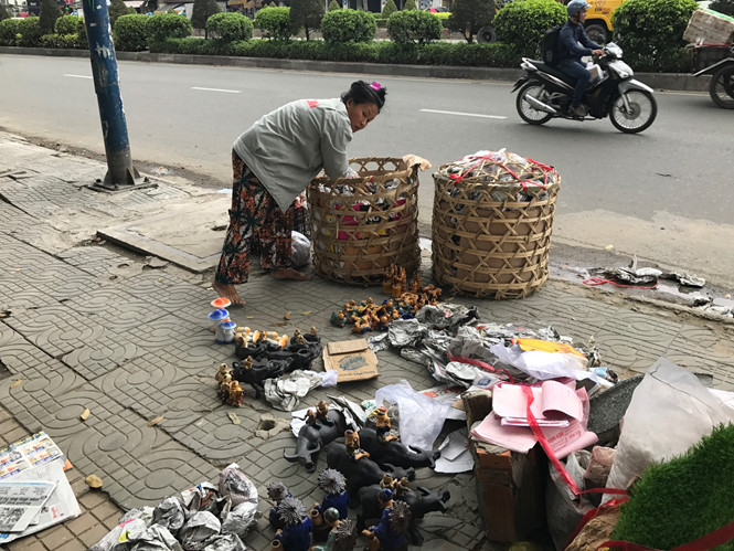  Ngoài giải tỏa các ki-ốt, khu vực quanh sân bay Tân Sơn Nhất cũng giải tỏa 3 cây xăng của quân đội. Trong ảnh: Một cây xăng ở đoạn gần Mũi Tàu. 