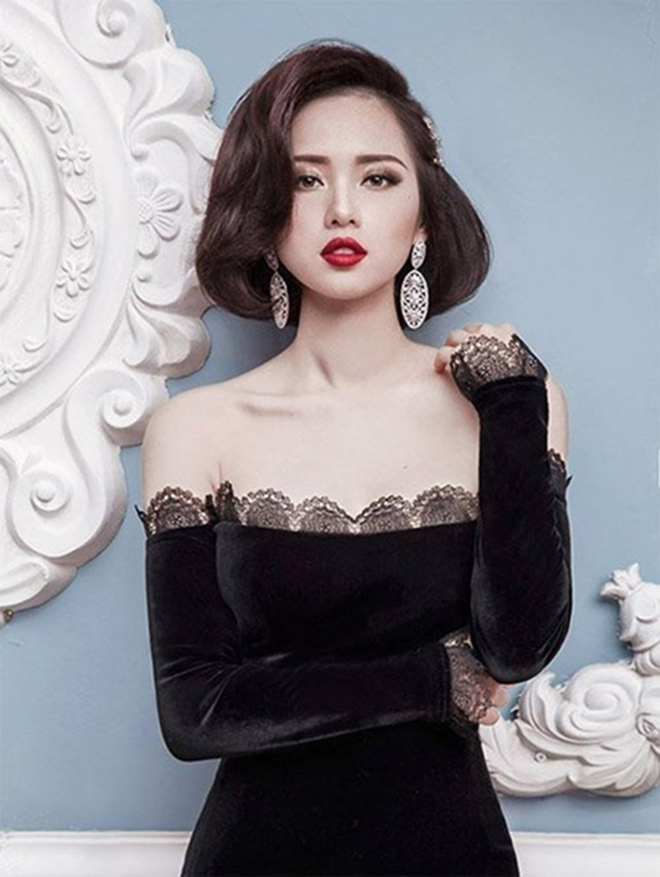 Tâm Tít là cái tên nổi bật trong lứa hot girl đầu tiên của làng giải trí Việt. Cô sở hữu gương mặt xinh đẹp với những đường nét hài hòa và nụ cười rạng rỡ luôn thu hút người đối diện. Đến nay, dù đã có rất nhiều thế hệ hot girl khác nổi lên nhưng Tâm Tít vẫn là cái tên có sức hút đặc biệt, khiến nhiều người phải chú ý và xuýt xoa về nhan sắc mỗi khi xuất hiện.