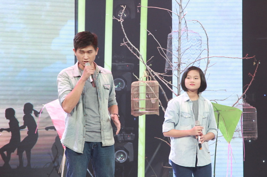 Tham gia Gia Đình Song Ca, Thế Tân muốn một lần bước ra khỏi hậu trường, thể hiện sự ủng hộ em gái bằng chính sự xuất hiện của mình trên sân khấu.