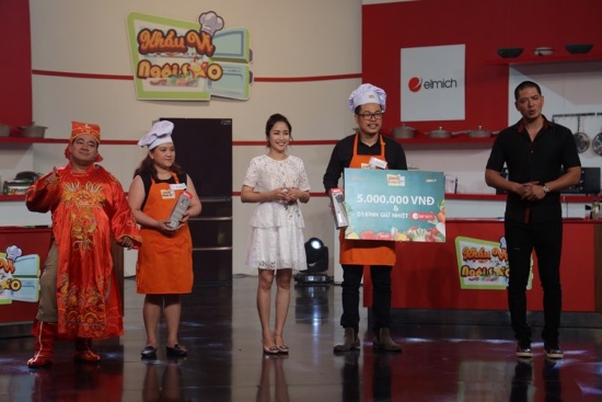 Chương trình diễn ra trong không khí cực vui nhộn cùng khách mời Ốc Thanh Vân.