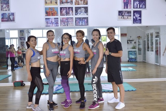 Hiện tại, giọng ca 14 tuổi Phương Mỹ Chi đang tham gia tập luyện tại câu lạc bộ của ca sĩ Thúy Uyên để rèn luyện sức khỏe và hình thể.
