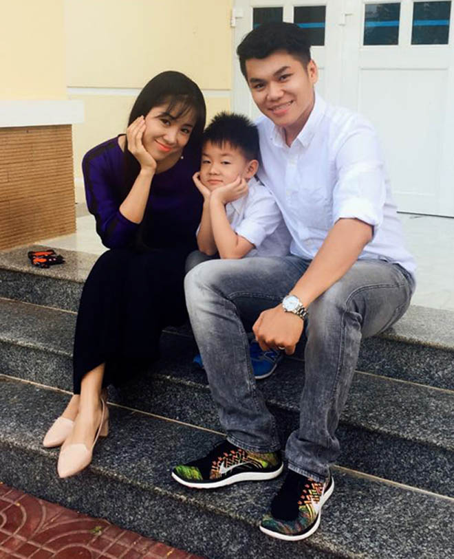 Con trai Lê Phương thân thiết với người tình của mẹ