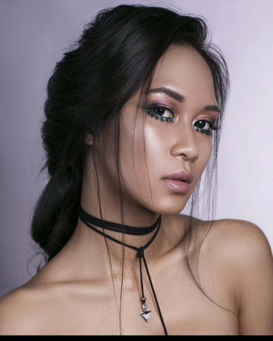 Cô muốn gửi đến các bạn trẻ thông điệp về tình yêu quê hương, nguồn cội: “Dù bạn là ai, ở đâu, hãy luôn tự hào mình là người Việt Nam – kiên cường, bản lĩnh và không bao giờ gục ngã”. Miss Universe mà cô thần tượng là Miss Universe 2015 - Pia Wurtzbach của đất nước Philippines. Vì con đường mà Miss Universe 2015 đã trải qua có nhiều điểm tương đồng với ước mơ của Nguyễn Thị Anh – trở thành một nữ hoàng sắc đẹp, truyền cảm hứng đến tất cả mọi người.