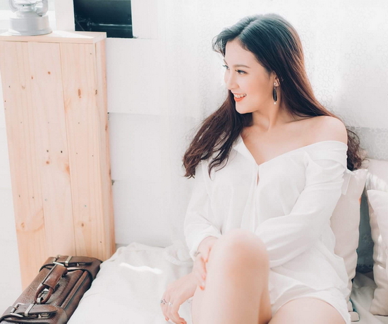 Quãng thời gian ám ảnh nhất trong cuộc đời cô là khi bố bị tai nạn lao động, mẹ cô phải gánh vác hết mọi chuyện trong gia đình. Anh em cô phải tự chăm sóc lẫn nhau, chia sẻ gánh nặng phụ giúp bố mẹ. 