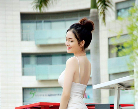Hiện đang là người mẫu tự do, nhưng Huyền Trân vẫn đang tích cực rèn luyện bản thân để hướng đến hình ảnh một hoa hậu. “Tôi thật sự muốn giành chiến thắng Hoa hậu Hoàn vũ Việt Nam và có cơ hội đại diện tham dự Miss Universe vì tôi biết đó là cuộc thi sắc đẹp lớn nhất thế giới được tổ chức hàng năm, nơi các cô gái xinh đẹp nhất thế giới cùng nhau cạnh tranh cho ngôi vị danh giá Miss Universe. Quan trọng nhất, tôi muốn đất nước mình được tự hào và nhiều hơn thế nữa”.