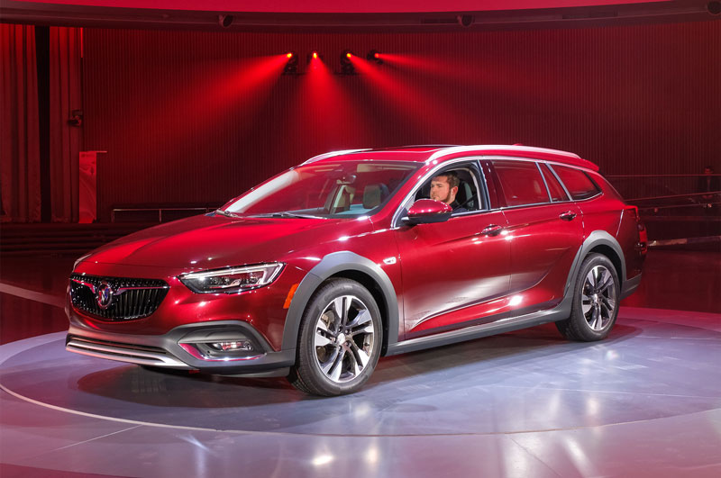 1. Buick Regal TourX 2018.