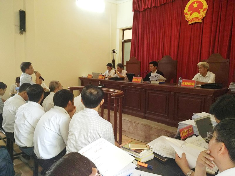  Phiên toà xử 14 cựu cán bộ xã Đồng Tâm và huyện Mỹ Đức do liên quan đến sai phạm trong quản lý, sử dụng đất tại xã Đồng Tâm.