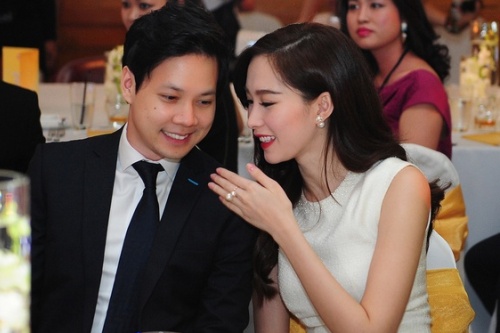 Tháng 12/2015, Đặng Thu Thảo thoải mái xuất hiện trong một sự kiện bên cạnh bạn trai.