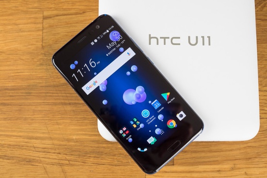 Thiết bị sở hữu màn hình 5,5 inch độ phân giải QHD sắc nét, bên trong là bộ vi xử lý Snapdragon 835 mạnh nhất hiện nay, chống nước và chống bụi với chuẩn IP67. 