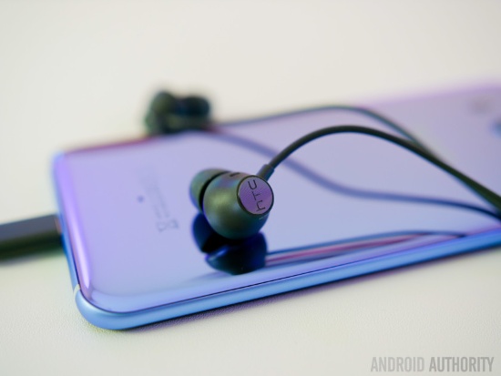 Ngoài ra HTC U11 còn tính hợp nhiều chuẩn âm thanh như Hi-res Audio, hệ thống loa kép BoomSound và nâng lên tầm mới với chất lượng Hi-Fi.