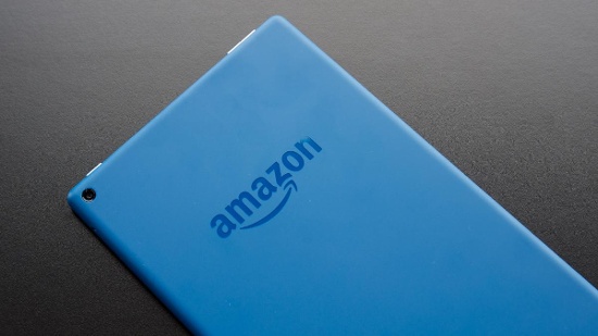Đáng ngạc nhiên là Amazon Fire HD 10 còn có hệ thống loa kép stereo với công nghệ âm thanh Dolby Atmos, cho trải nghiệm nghe nhạc tốt hơn đáng kể so với mức giá mà thiết bị cung cấp. Là một thiết bị giải trí di động, vì vậy loa kép stereo sẽ là một bổ sung quan trọng cho trải nghiệm giải trí tốt hơn. 