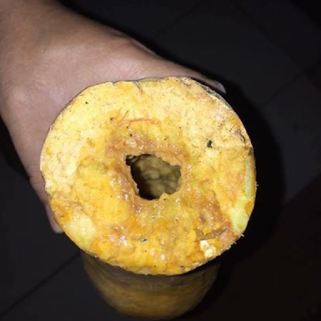 Qủa bí đỏ thối đã có hiện tượng bốc mùi.
